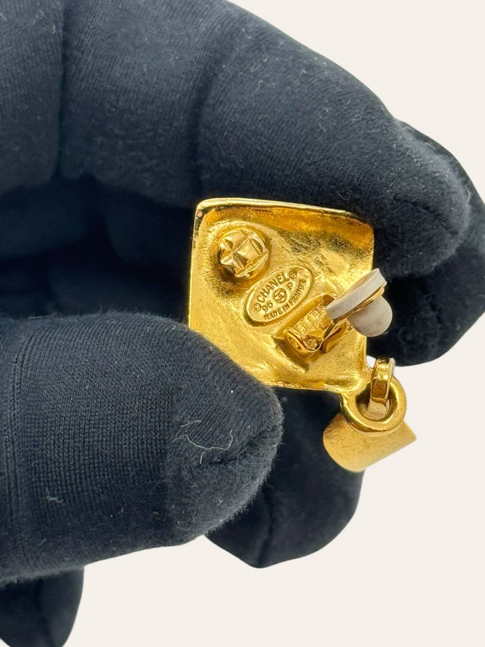 Chanel Vintage Single Side Clip On Earring, photo 4