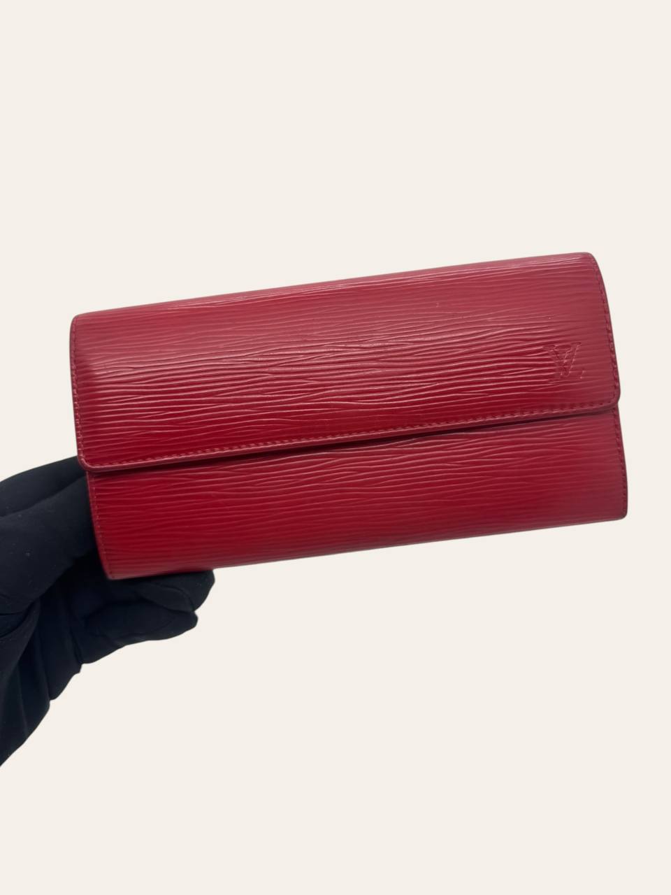 Louis Vuitton Epi Wallet, photo 1