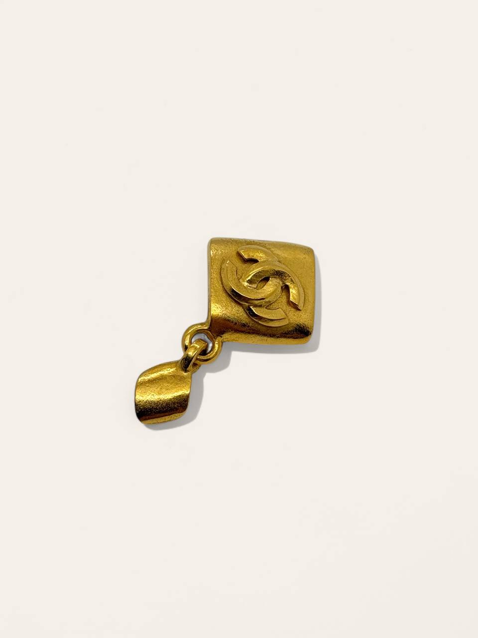Chanel Vintage Single Side Clip On Earring, photo 1