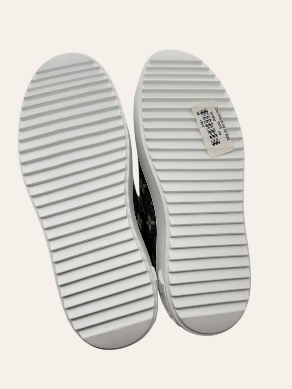 Louis Vuitton Time Out Sneaker Size 37, photo 4