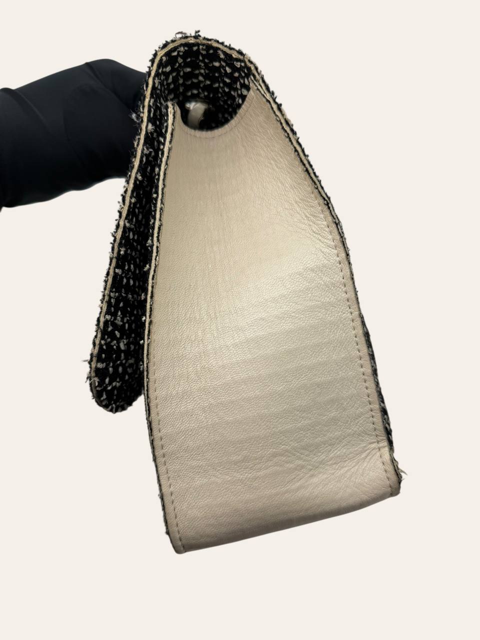 Chanel Tweed Maxi Flap, photo 6