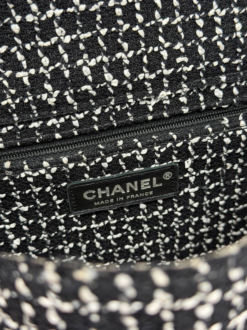 Chanel Tweed Maxi Flap, photo 12