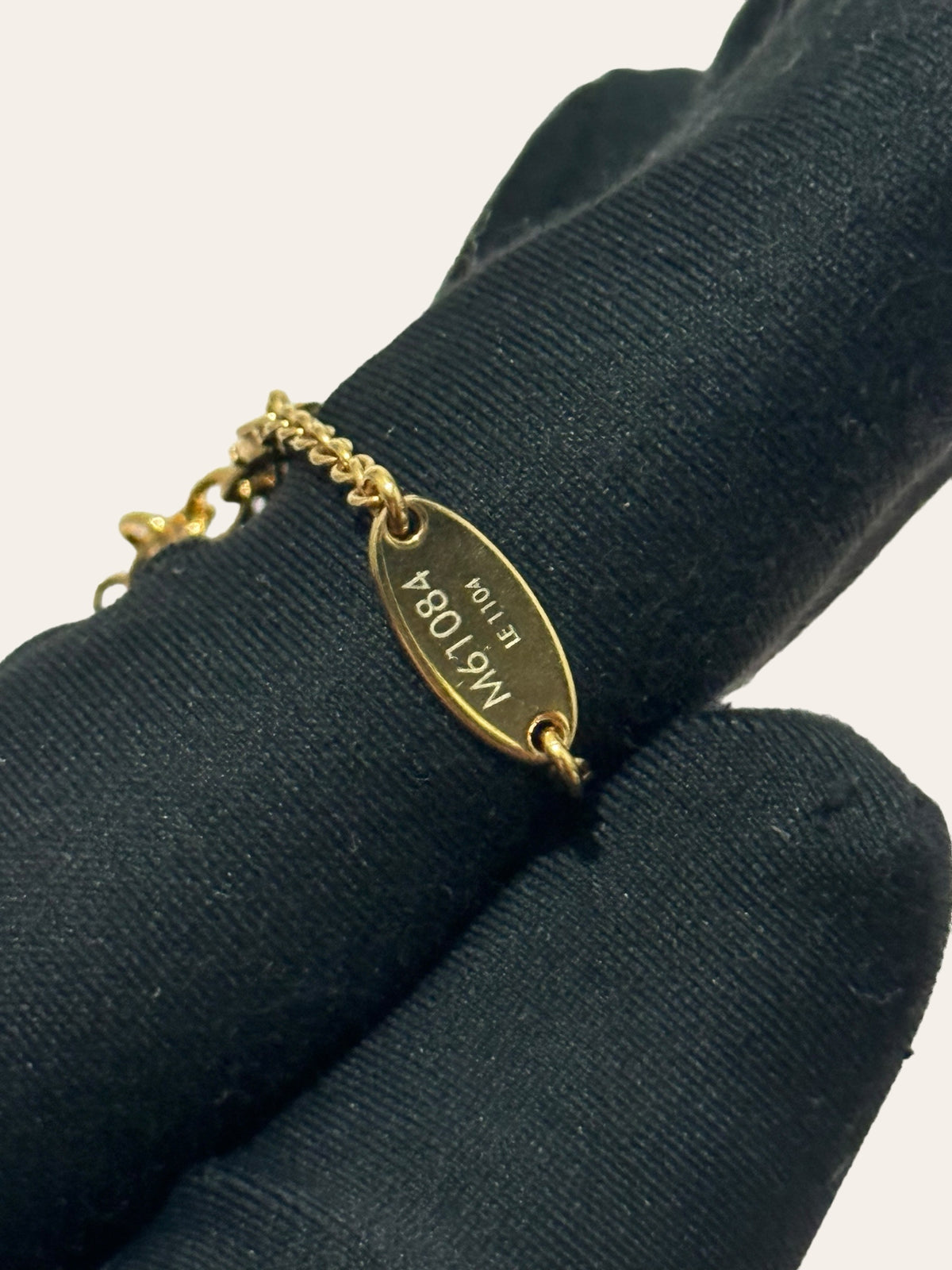 Louis Vuitton Essential V Bracelet, photo 3
